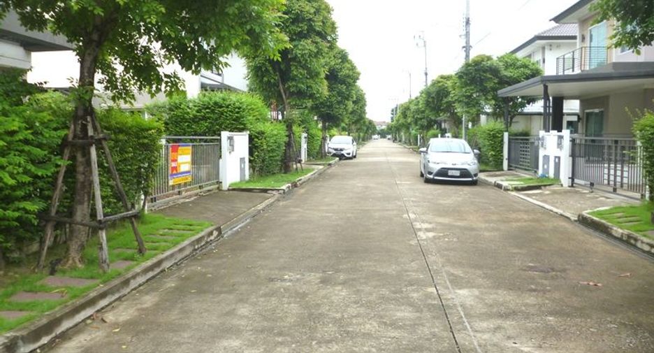 Haus zum Kauf mit Studio in Khlong Sam Wa, Bangkok
