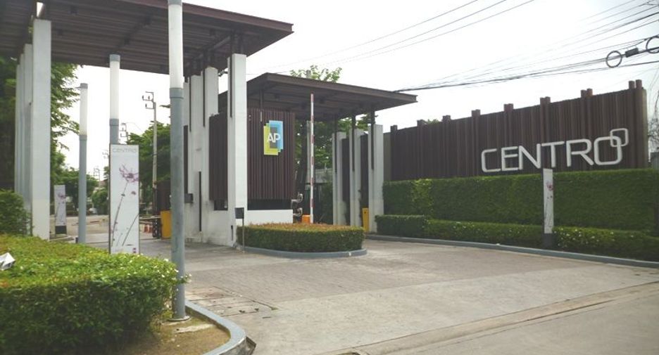 Haus zum Kauf mit Studio in Khlong Sam Wa, Bangkok