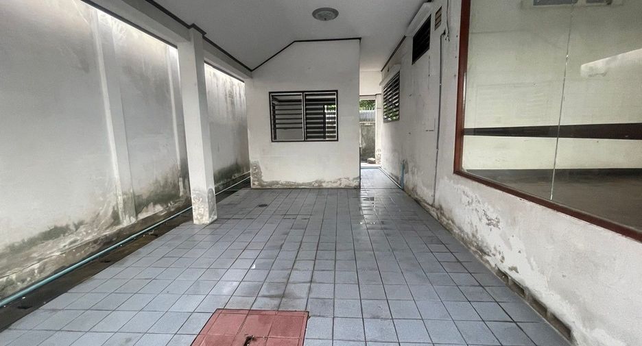 For sale studio house in Bang Sue, Bangkok