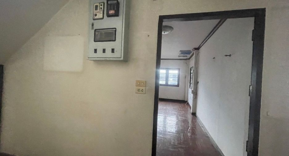 For sale studio house in Bang Sue, Bangkok