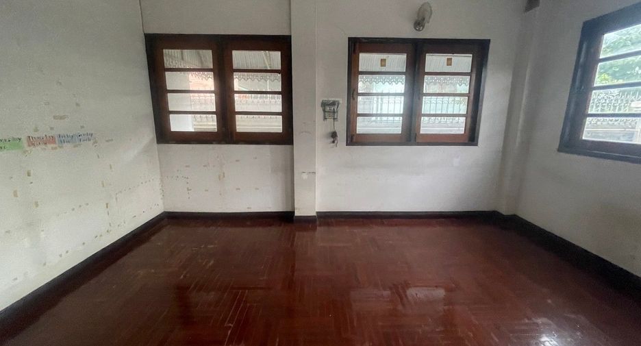 For sale studio house in Bang Sue, Bangkok