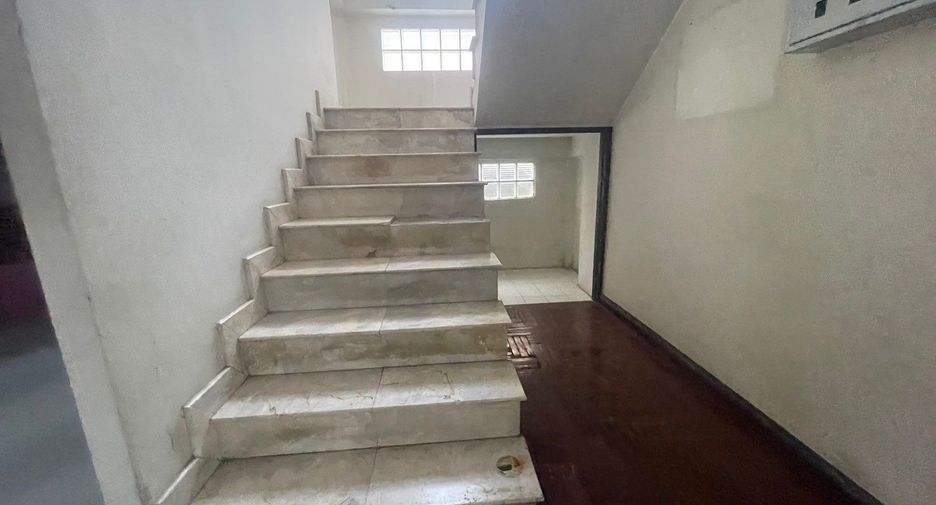 For sale studio house in Bang Sue, Bangkok