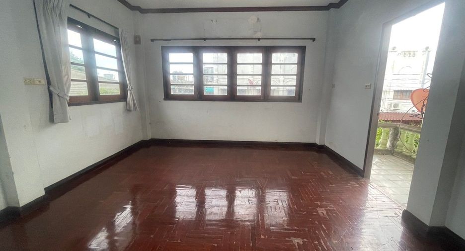 For sale studio house in Bang Sue, Bangkok