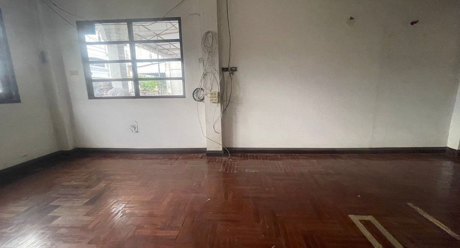 For sale studio house in Bang Sue, Bangkok