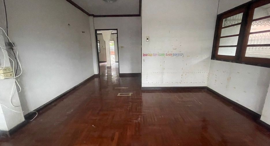 For sale studio house in Bang Sue, Bangkok