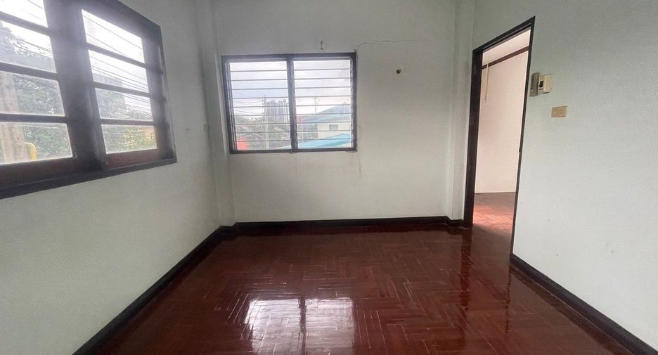 For sale studio house in Bang Sue, Bangkok