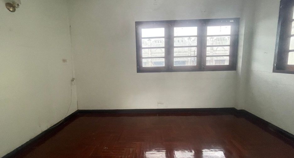 For sale studio house in Bang Sue, Bangkok