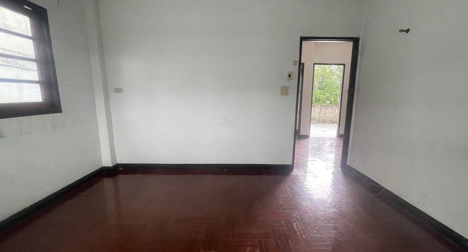 For sale studio house in Bang Sue, Bangkok