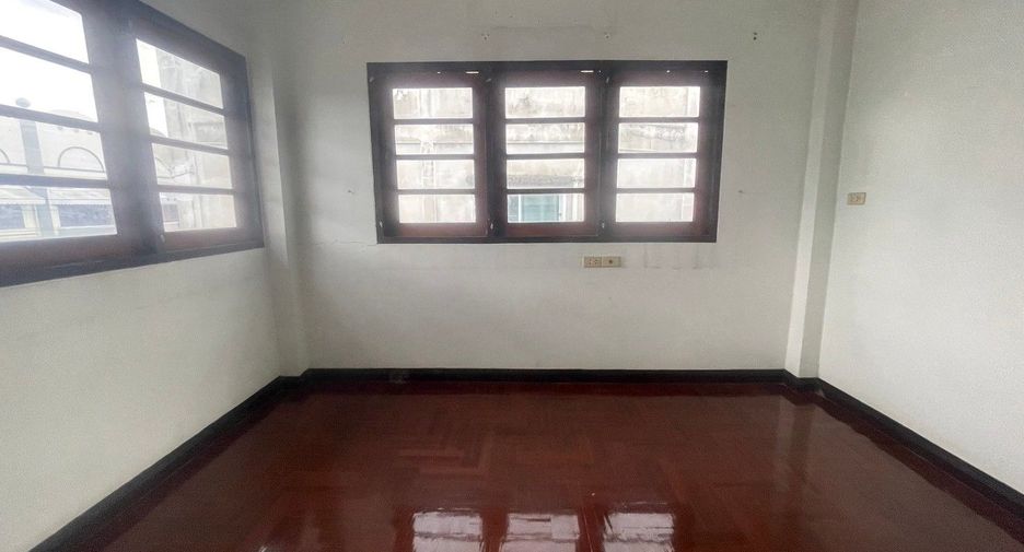 For sale studio house in Bang Sue, Bangkok