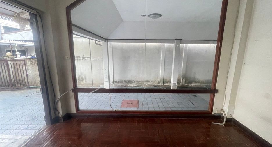 For sale studio house in Bang Sue, Bangkok