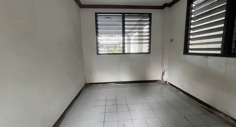 For sale studio house in Bang Sue, Bangkok