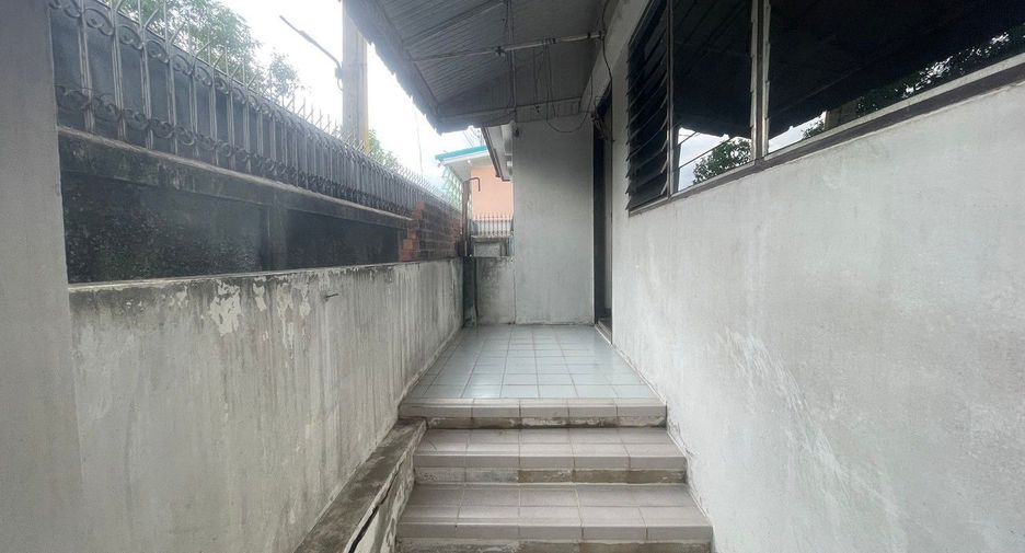 For sale studio house in Bang Sue, Bangkok