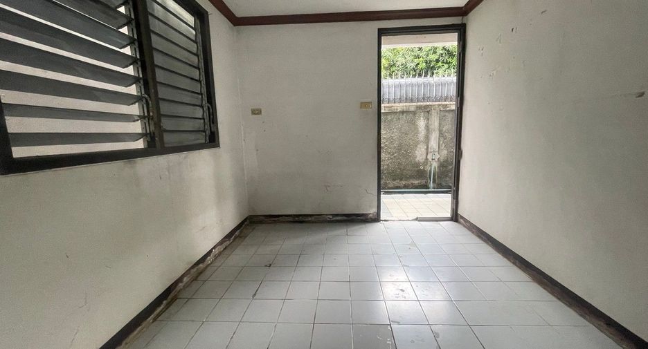 For sale studio house in Bang Sue, Bangkok