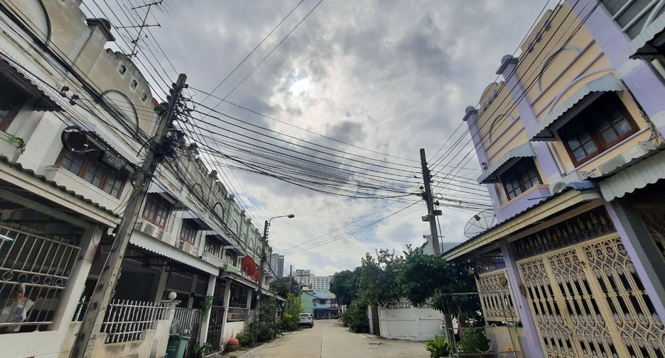 For sale studio house in Bang Sue, Bangkok