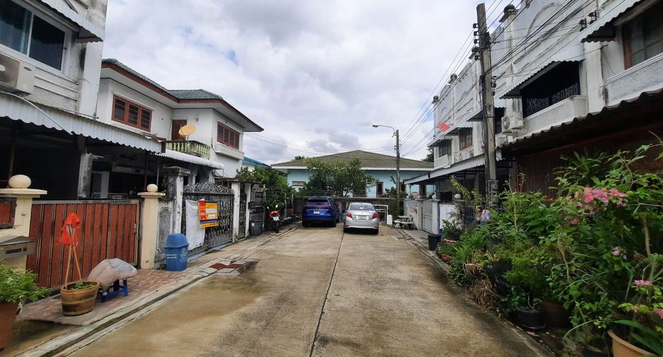 For sale studio house in Bang Sue, Bangkok