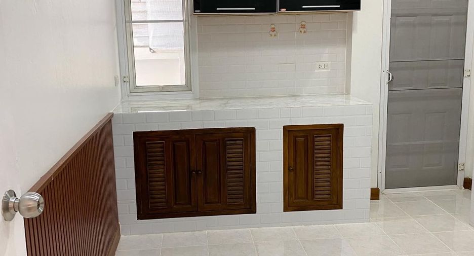 For sale 4 bedrooms house in Hang Dong, Chiang Mai