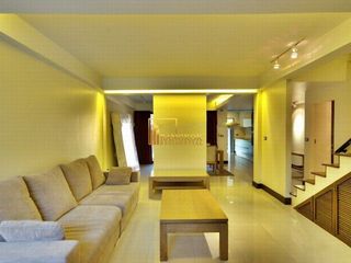 Reihenhaus zur Miete mit 4 Zimmer in Khlong Toei, Bangkok