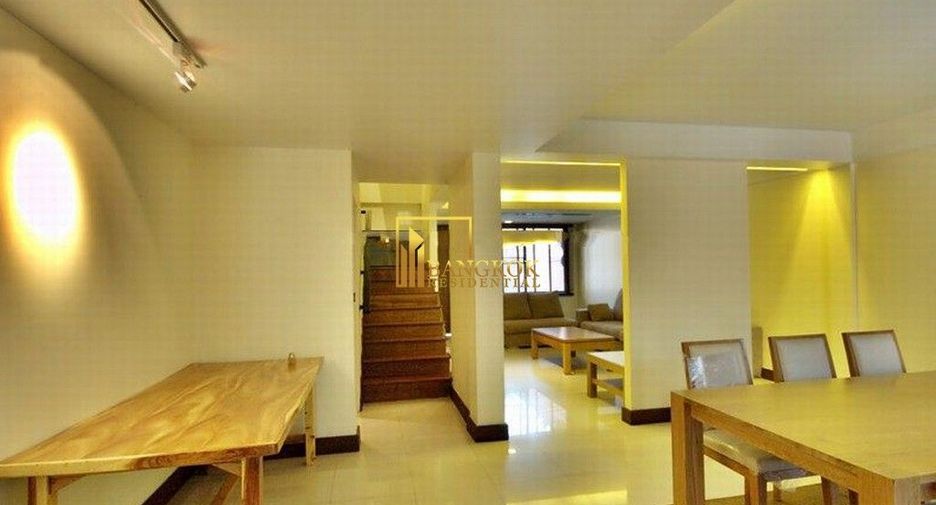 Reihenhaus zur Miete mit 4 Zimmer in Khlong Toei, Bangkok