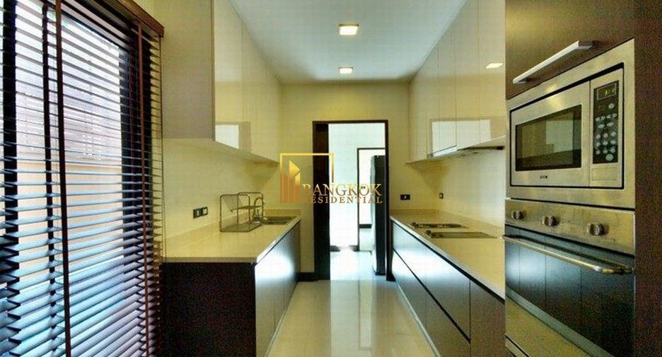 Reihenhaus zur Miete mit 4 Zimmer in Khlong Toei, Bangkok