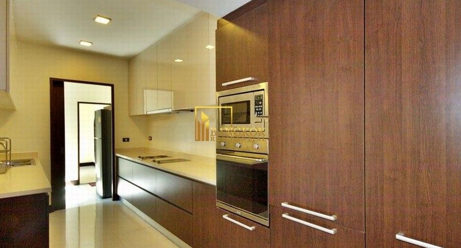 Reihenhaus zur Miete mit 4 Zimmer in Khlong Toei, Bangkok