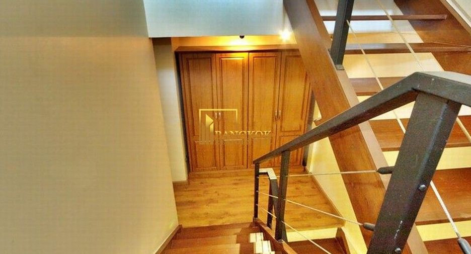 Reihenhaus zur Miete mit 4 Zimmer in Khlong Toei, Bangkok