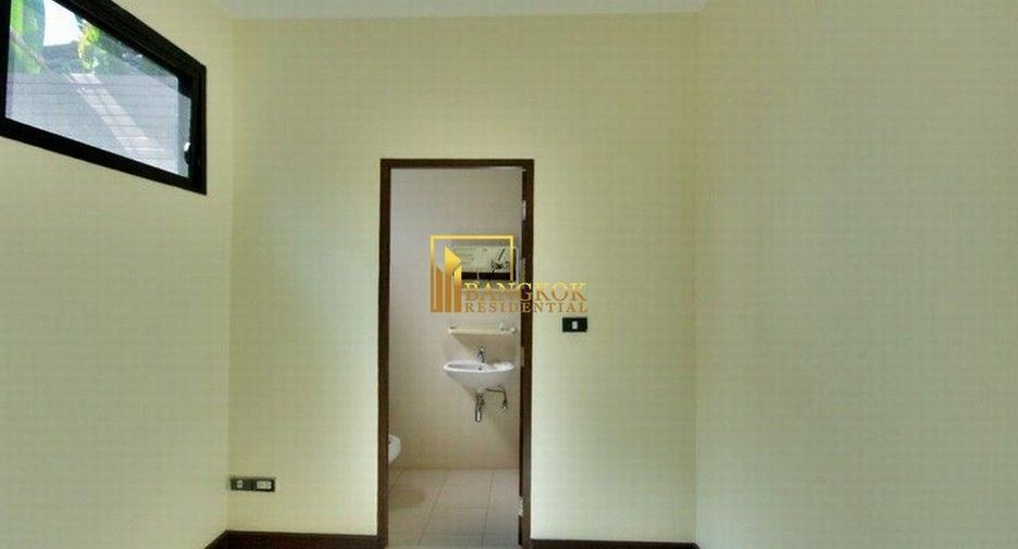 Reihenhaus zur Miete mit 4 Zimmer in Khlong Toei, Bangkok