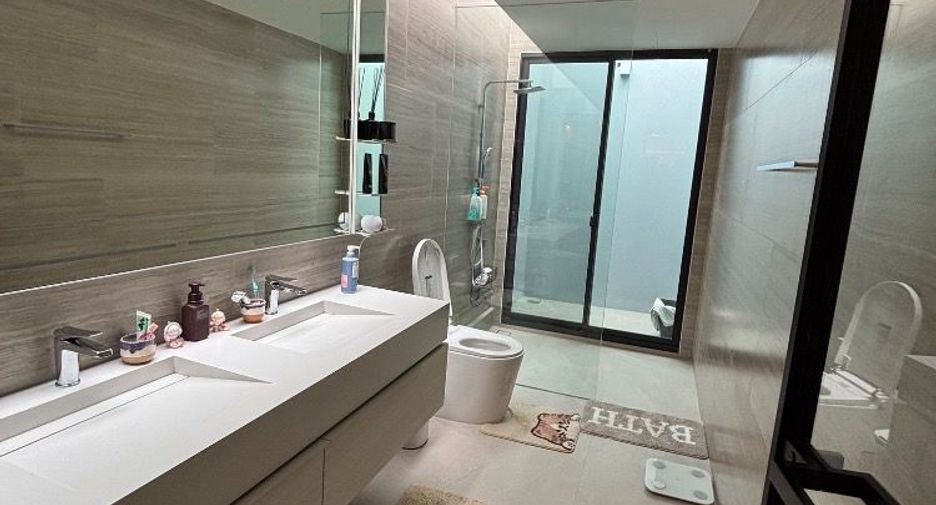 For rent 4 bedrooms house in Bang Phli, Samut Prakan