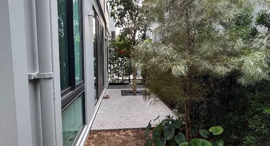 For rent 4 bedrooms house in Bang Phli, Samut Prakan