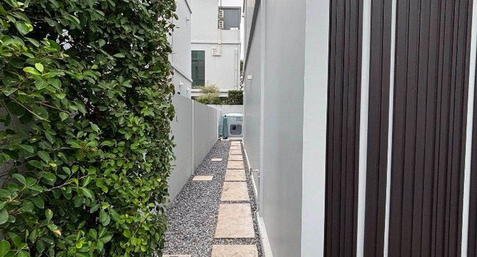 For rent 4 bedrooms house in Bang Phli, Samut Prakan