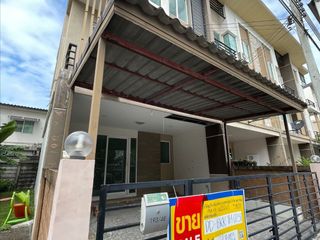 For sale studio townhouse in Saphan Sung, Bangkok