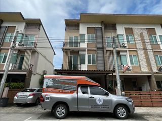 For sale studio townhouse in Saphan Sung, Bangkok