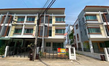 For sale studio townhouse in Lat Krabang, Bangkok