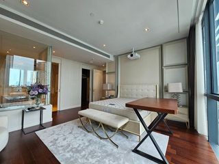 À louer 3 chambres condo à Khlong Toei, Bangkok