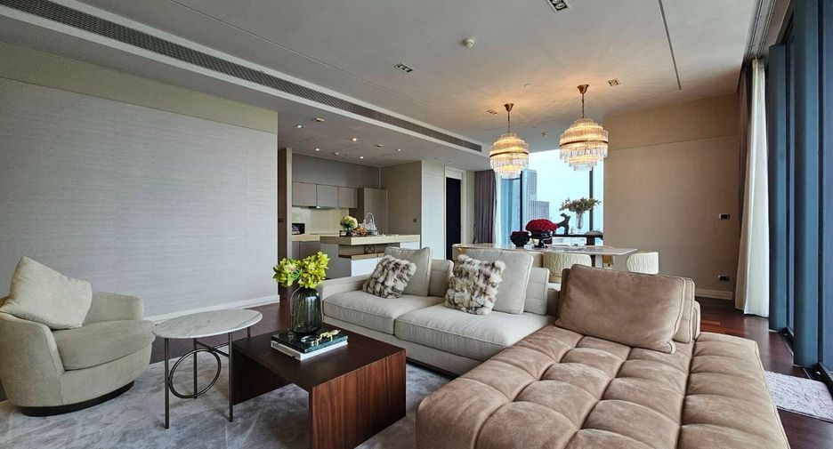 À louer 3 chambres condo à Khlong Toei, Bangkok