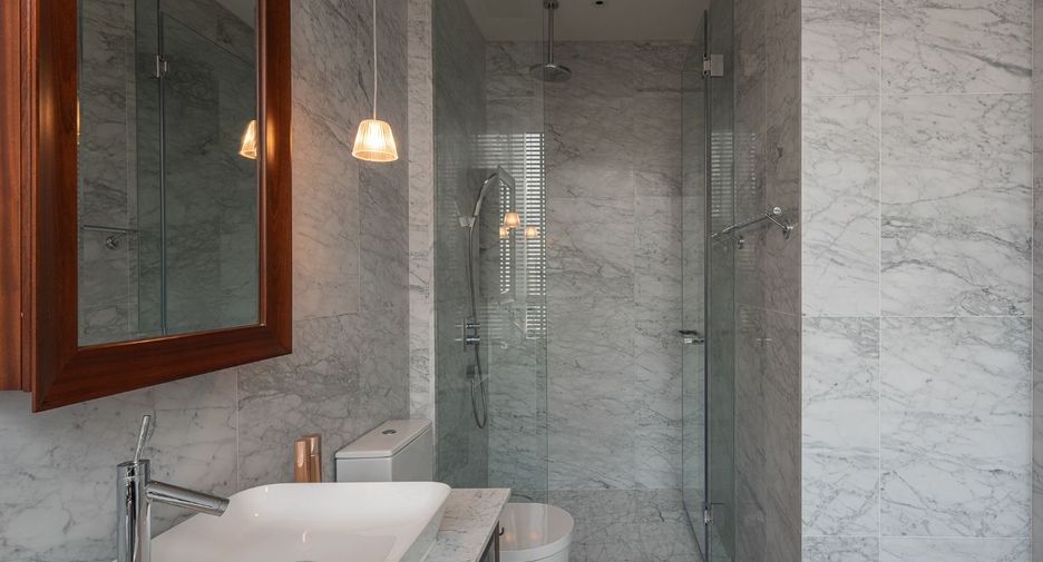 For rent and for sale 2 bedrooms condo in Watthana, Bangkok