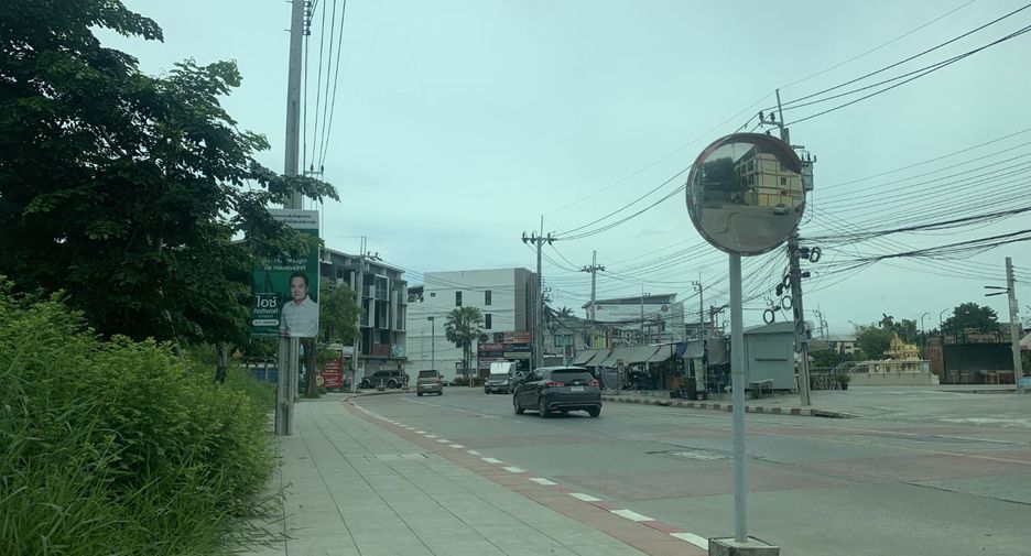 Reihenhaus zum Kauf mit Studio in Thung Khru, Bangkok