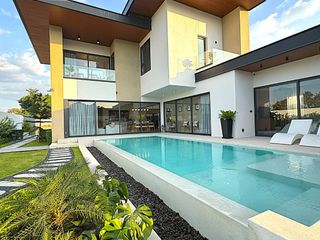 For sale 4 bed villa in Kamphaeng Saen, Nakhon Pathom