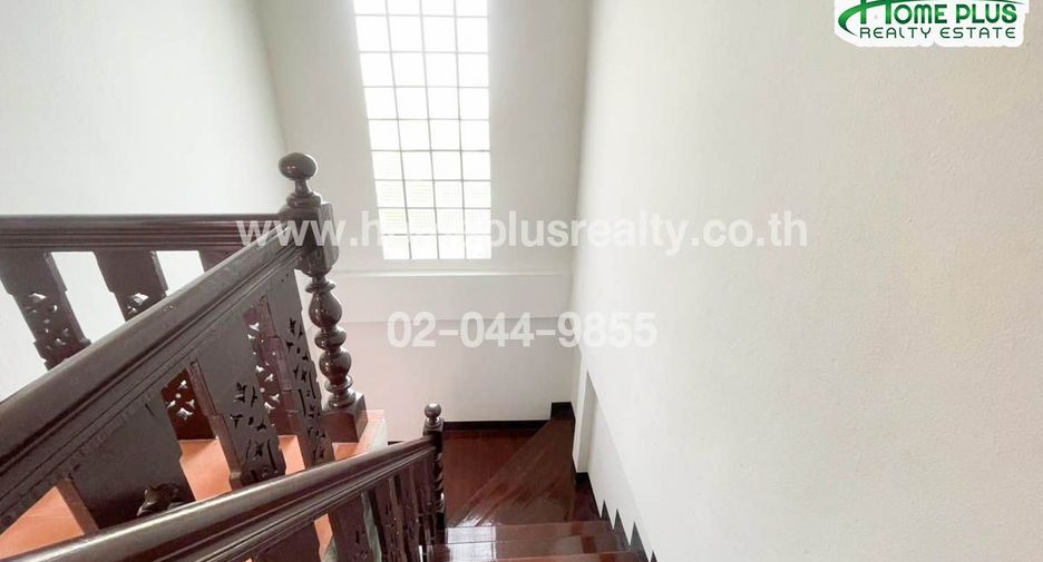 For sale 3 bedrooms house in Mueang Pathum Thani, Pathum Thani
