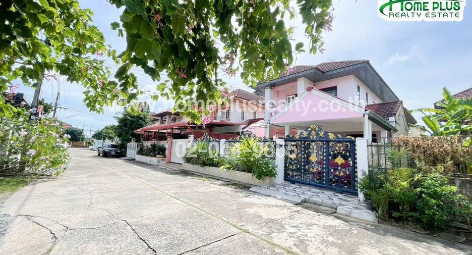 For sale 3 bedrooms house in Mueang Pathum Thani, Pathum Thani