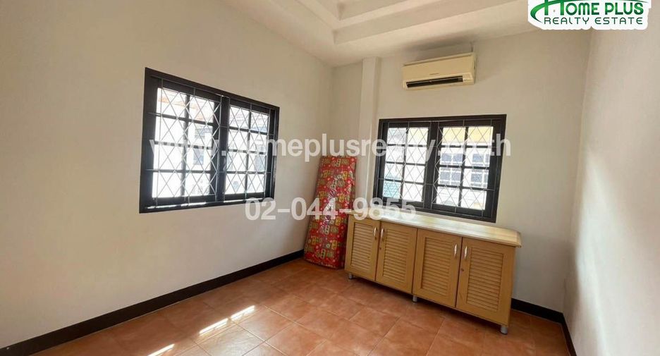 For sale 3 bedrooms house in Mueang Pathum Thani, Pathum Thani