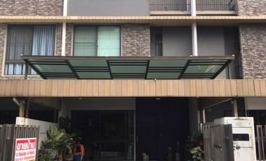 For sale 3 Beds townhouse in Lat Phrao, Bangkok