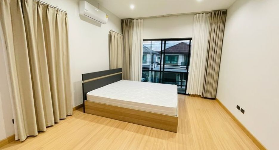 À louer 4 chambres maison à Saraphi, Chiang Mai