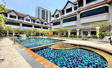 Reihenhaus zur Miete mit 3 Zimmer in Watthana, Bangkok