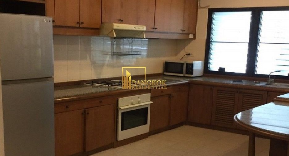 Reihenhaus zur Miete mit 3 Zimmer in Watthana, Bangkok