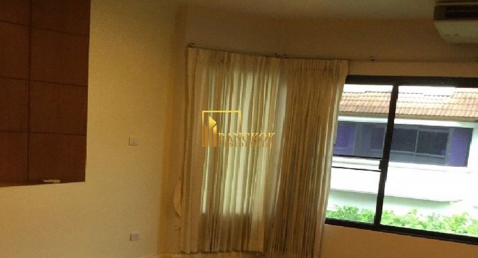 Reihenhaus zur Miete mit 3 Zimmer in Watthana, Bangkok