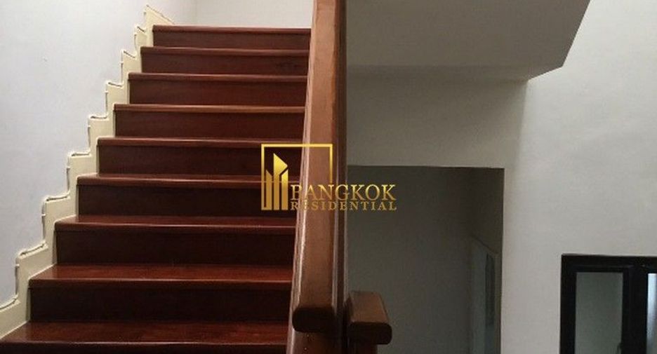Reihenhaus zur Miete mit 3 Zimmer in Watthana, Bangkok