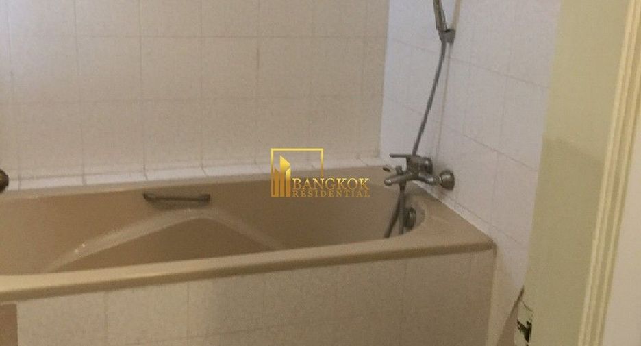 Reihenhaus zur Miete mit 3 Zimmer in Watthana, Bangkok