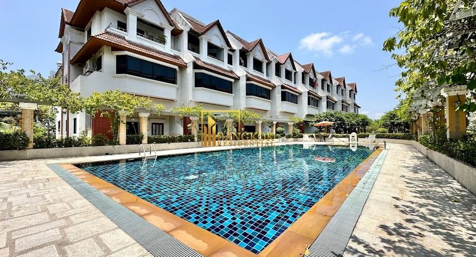 Reihenhaus zur Miete mit 3 Zimmer in Watthana, Bangkok