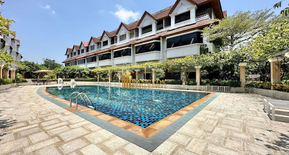 Reihenhaus zur Miete mit 3 Zimmer in Watthana, Bangkok