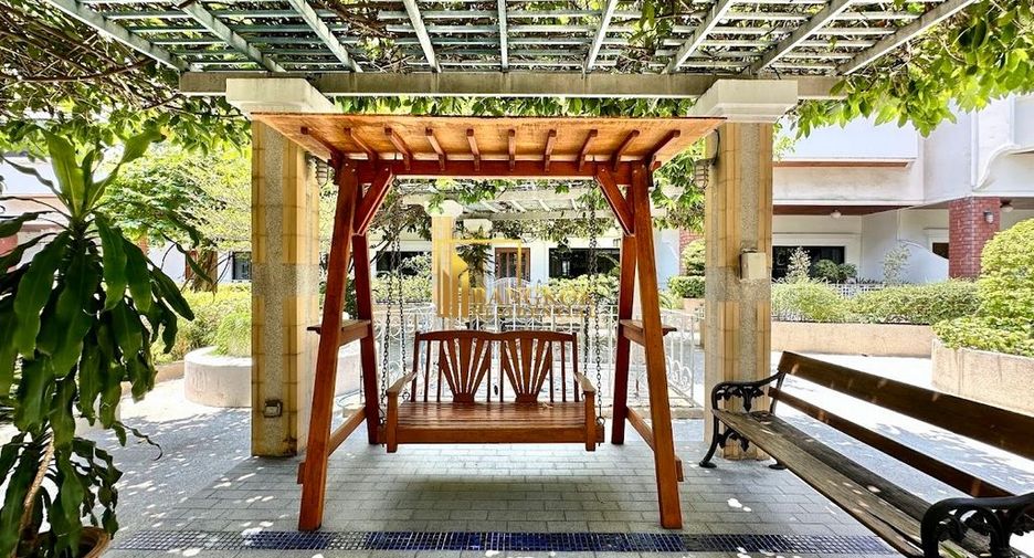 Reihenhaus zur Miete mit 3 Zimmer in Watthana, Bangkok